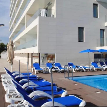 White Tudors Mamaia