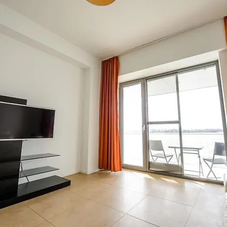 White Tudors Mamaia