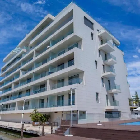 White Tudors Apartmán Mamaia